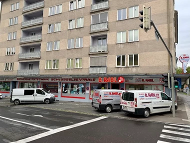 Schlüsseldienst: https://lh3.googleusercontent.com/gps-cs-s/AC9h4no_r0fkxLBd9-9xvU_L8uiXX_pjzkt-Lqp-iwP3aaMc-rGsgYn13MqzcJum8bvYvDJAPGB4aCjdymPkl1RMZ8Ty7PGSK5Oe199FZ2nn41QPigSIeC0sCEG_jGMmWrS65OgAuEygIw=s680-w680-h510-rw - B. RABL Sicherheitstechnik GmbH