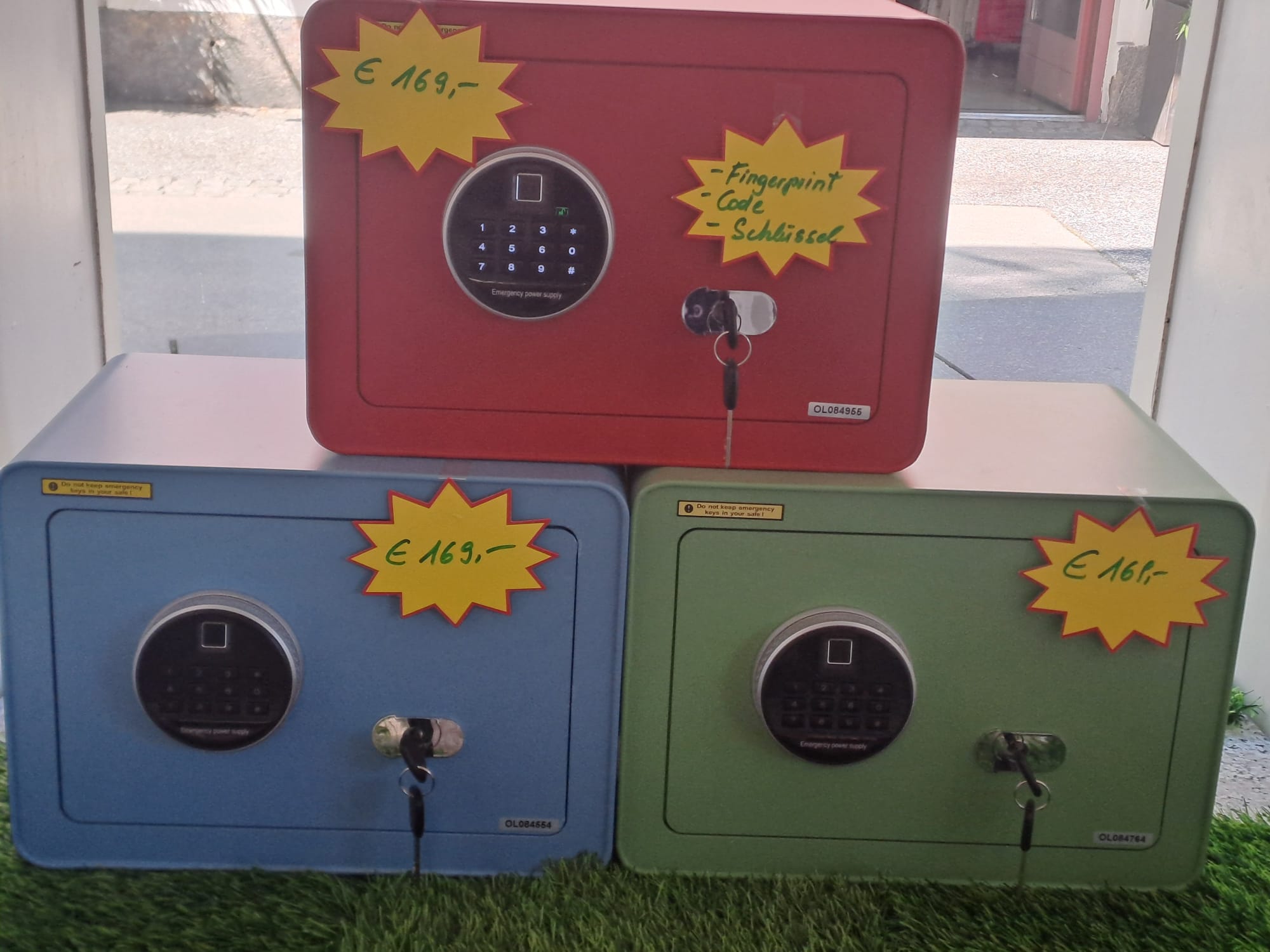 Schlüsseldienst-Anbieter - Einbruch Soforthilfe - Tresore mit Schlüssel, Code und Fingerprint - Schlüssel Manufaktur Mag. Anne Vallery