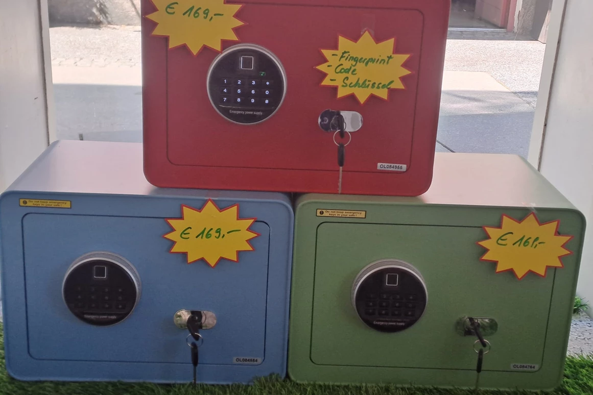 Schlüsseldienst: Tresore mit Schlüssel, Code und Fingerprint - Schlüssel Manufaktur Mag. Anne Vallery