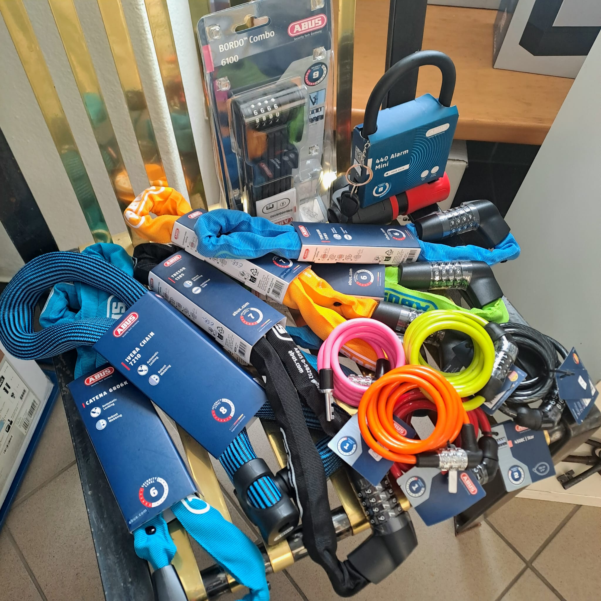 Schlüsseldienst: Bügel,- Falt- & Kettenschlösser - Schlüssel Manufaktur Mag. Anne Vallery