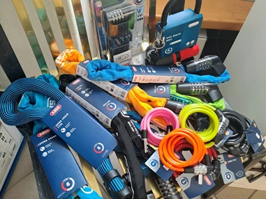 Schlüsseldienst: Bügel,- Falt- & Kettenschlösser - Schlüssel Manufaktur Mag. Anne Vallery