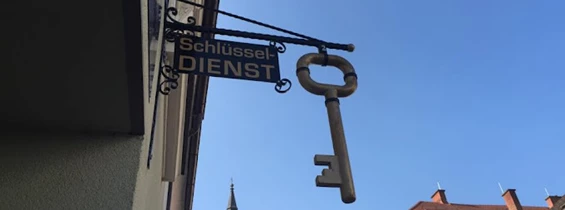 Schlüsseldienst: https://www.schluesseldienst-lausecker.at/uploads/tTztnMb2/640x640_640x640/team1_web.webp - Schlüsseldienst Lausecker