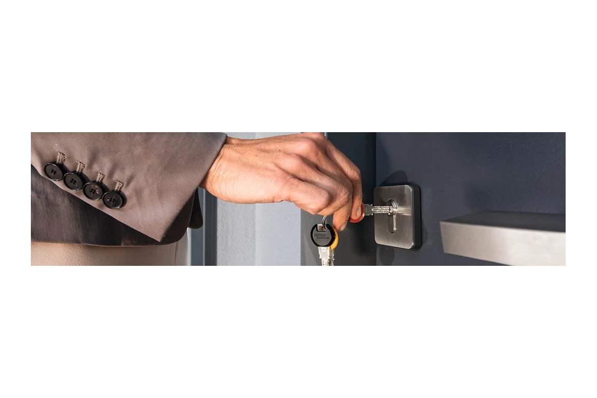 Schlüsseldienst: https://image.jimcdn.com/app/cms/image/transf/dimension=474x1024:format=png/path/s581ed523caae2381/image/i2e688e2766434d2c/version/1628838570/image.png - SCHLOSS-PROFI GmbH