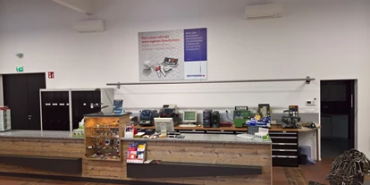 Schlüsseldienst-Anbieter - Schliessanlagen Wartung - https://lh3.googleusercontent.com/p/AF1QipMb0C9HnZCTHAwCv0qKfDqSHfyUqKRPhD9SF9xp=s294-w294-h220-n-k-no - Landsteiner Sicherheitsfachgeschäft